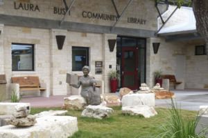 Laura Bush Statue 1